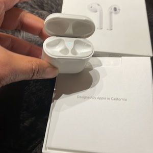 Apple 2nd generation charging case only